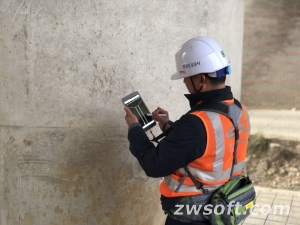 An engineer using EX-CAD to conduct inspection work