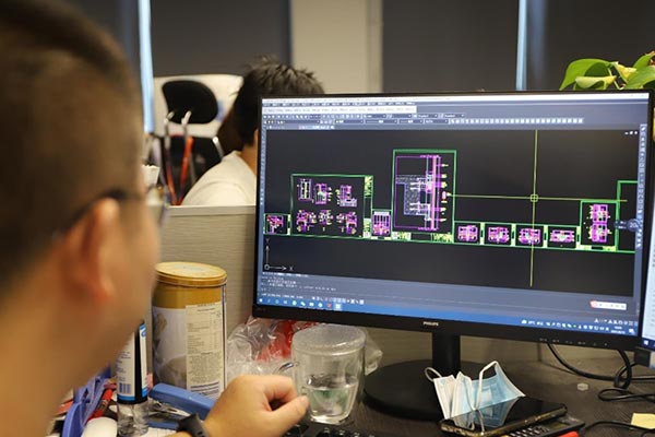 A designer from Grandland Fangte is using ZWCAD