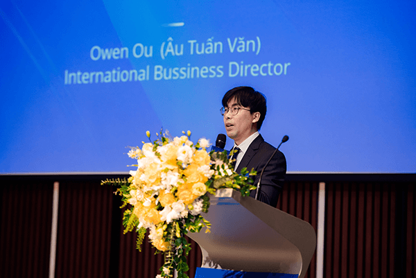 Owen Ou, International Business Director