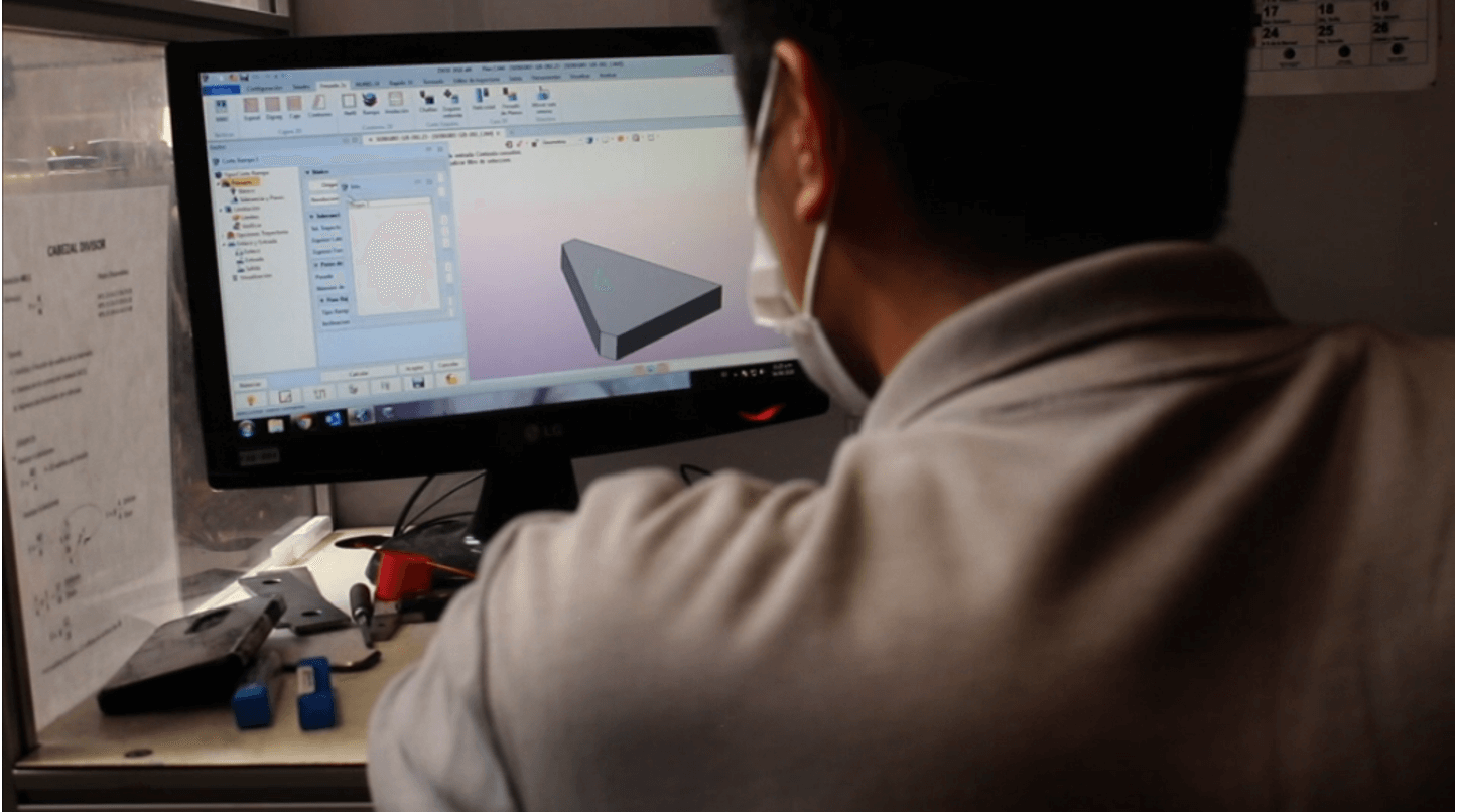 A programmer was using ZW3D to generate toolpaths 1